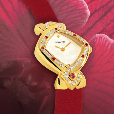 Dhana Laxmi : Montre en or sertie de 43 diamants et 7 rubis, cadran nacre blanche, aiguilles dorées, cabochon en or avec un rubis, bracelet en satin rouge