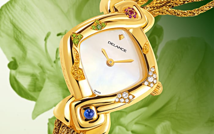 We selected the "Feng Shui Dawn" Delance watch to celebrate December, a month where harmony should prevail in all families.