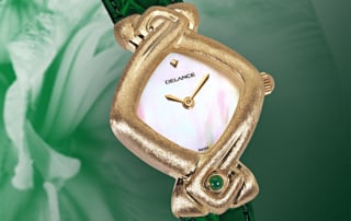Personalized watches for women - Isis: Gold watch, white mother-of pearl dial, gold-plated hands, gold cabochon with an emerald, green alligator strap