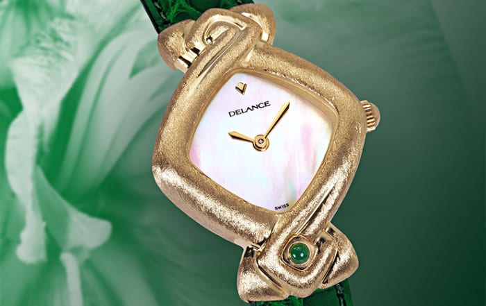 Personalized watches for women - Isis: Gold watch, white mother-of pearl dial, gold-plated hands, gold cabochon with an emerald, green alligator strap